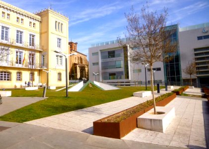 Arnedo - Paseo de la Constitución, Palacio de la Baronesa y Centro Joven Arnedo