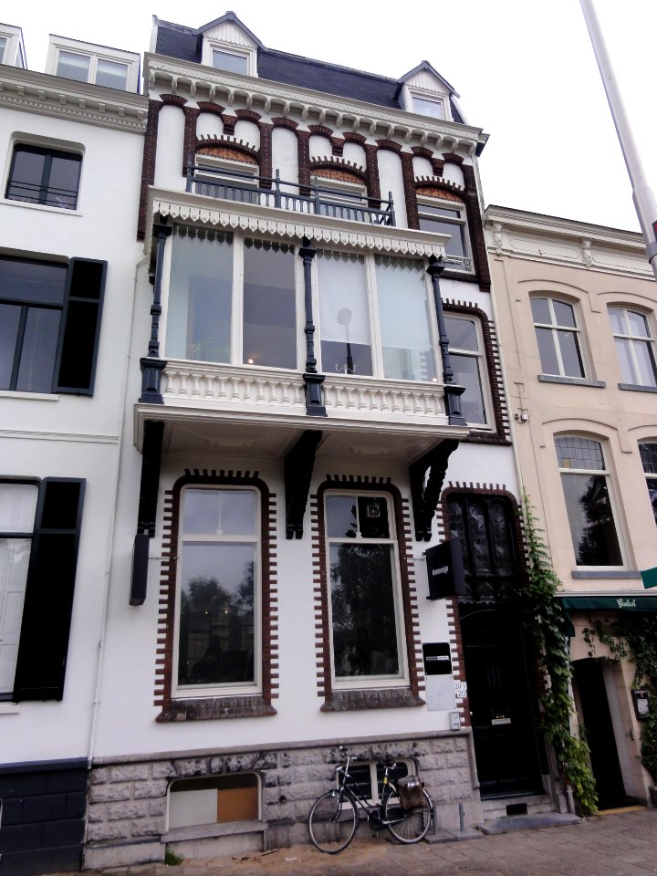 Arnhem Rijksmonument 516906 Velperbuitensingel 20