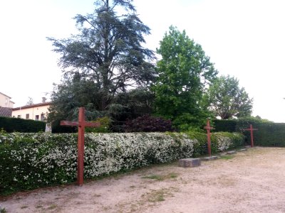 Ars-sur-Formans - Prairie de l'église souterraine - Chemin de croix - Début