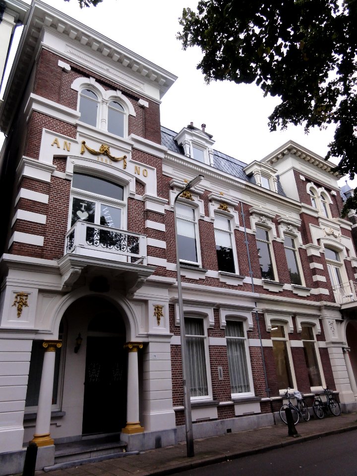 Arnhem Rijksmonument 516877 Emmastraat 71