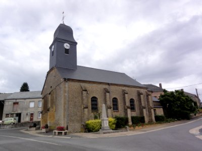 Arreux (Ardennes) église, vue latérale