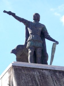 Arroyomolinos - Monumento a Gonzalo Chacón 3
