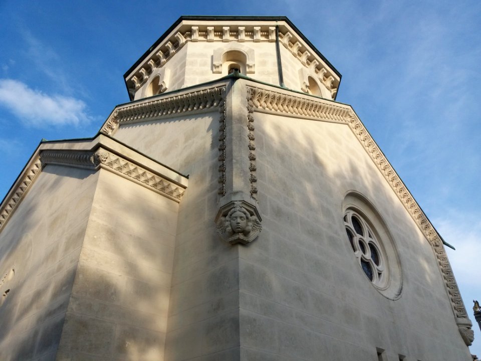 Ars-sur-Formans - Chapelle du Cœur - Angle nord-ouest