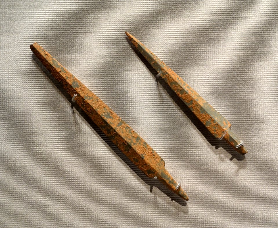 Arrowheads, excavated at Gimhae, Korea, Bronze Age, 6th to 4th century BC, polished stone - Tokyo National Museum - Tokyo, Japan - DSC08213
