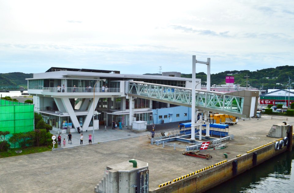Ashibe port, terminal