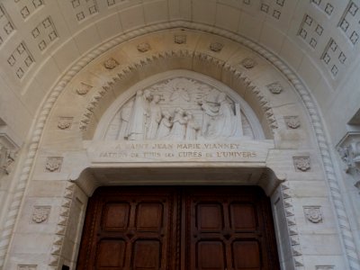 Ars-sur-Formans - Chapelle du Cœur - Frontispice