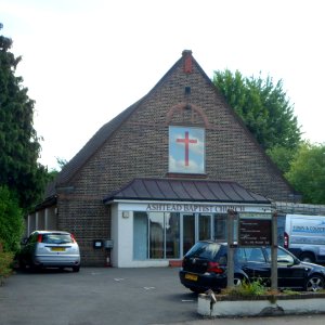 Ashtead Baptist Church, Barnett Wood Road, Ashtead (August 2013) (4)
