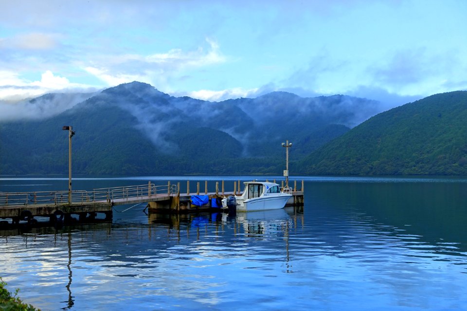 Ashinoko Lake dock - Hakone, Japan - DSC05559