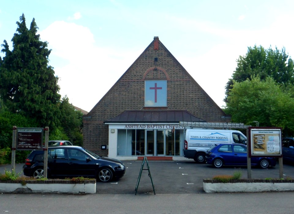Ashtead Baptist Church, Barnett Wood Road, Ashtead (August 2013) (3)