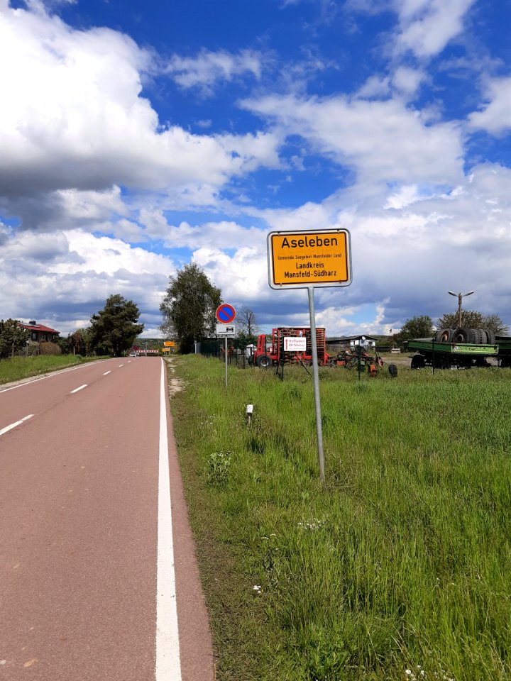 Aseleben, Ortseingang