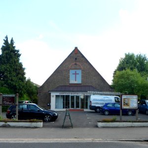 Ashtead Baptist Church, Barnett Wood Road, Ashtead (August 2013) (2)