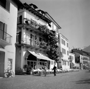 Ascona Straat met cafés, winkels en hotels, Bestanddeelnr 254-4848
