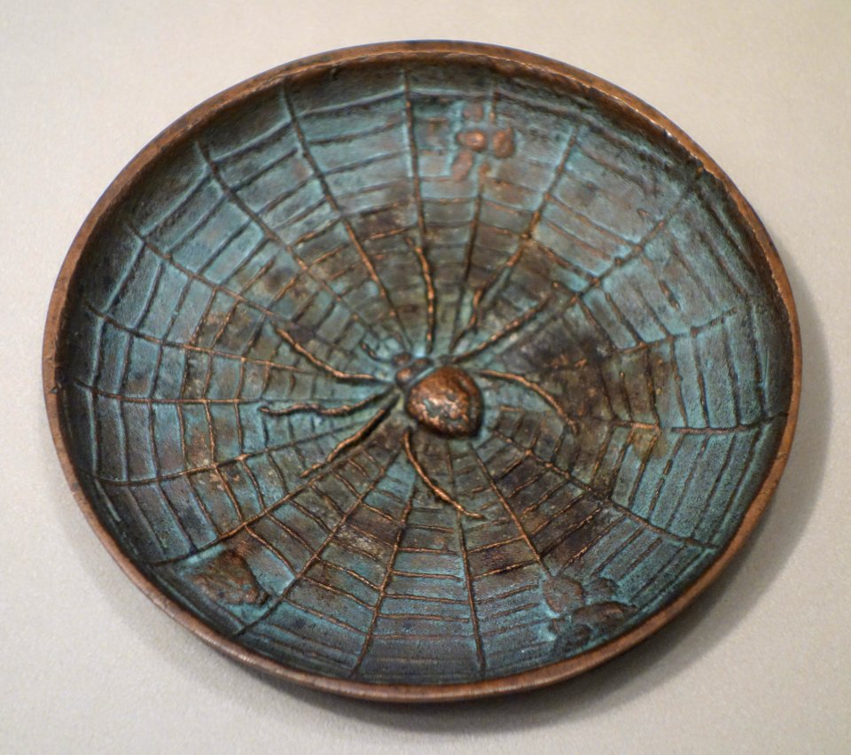 Ashtray by Edward Timothy Hurley, c. 1915, bronze - Cincinnati Art Museum - DSC03065