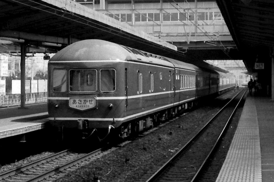 Asakaze 51 passing Ofuna 19840506