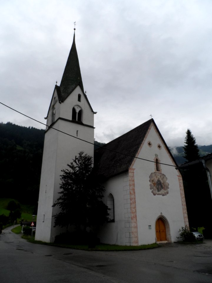 Aschau-Filialkirche-StLeonhard-Distelberg