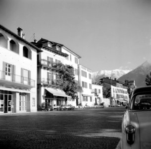 Ascona Straat met cafés, winkels en hotels, Bestanddeelnr 254-4849 photo