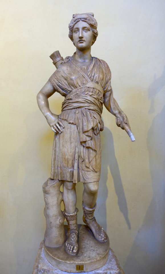 Artemis, Roman copy of Greek original from 3rd century BC - Museo Chiaramonti - Vatican Museums - DSC00958