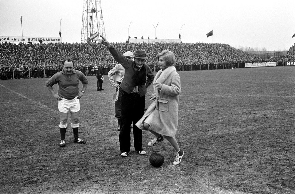Artiestenvoetbal in Den Haag , momenten uit de wedstrijd, Bestanddeelnr 917-5392