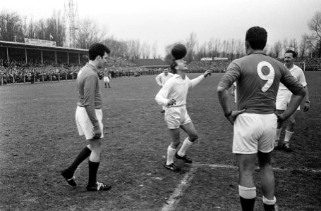 Artiestenvoetbal in Den Haag , momenten uit de wedstrijd, Bestanddeelnr 917-5391