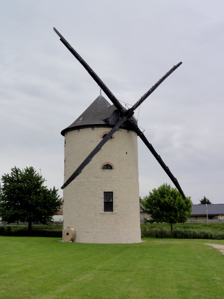 Artenay (Loiret) Moulin à vent