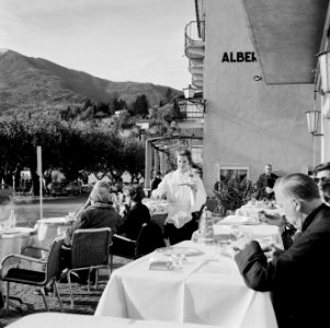 Ascona Gasten op het terras van Hotel Müller, Bestanddeelnr 254-4844