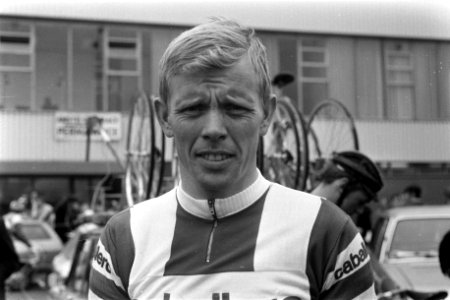 Arie den Hartog, Bestanddeelnr 923-4702