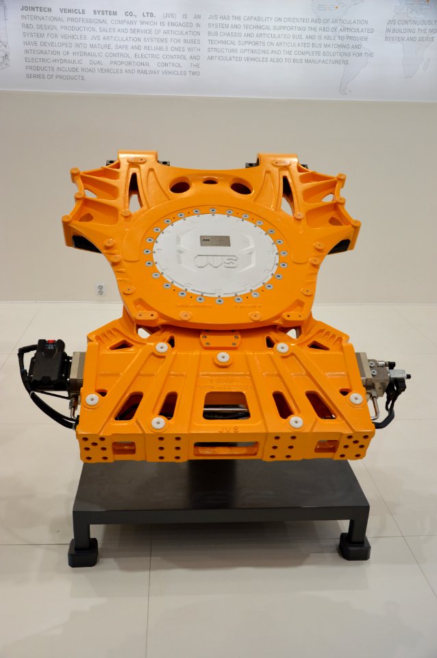 Articulation system JVS rear engine bus. Spielvogel