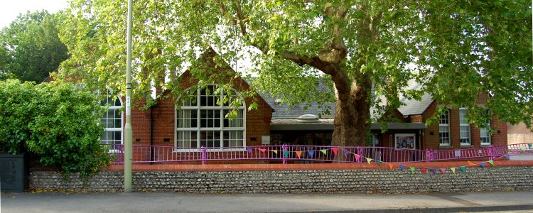 Ashcroft Arts Centre, Osborn Road, Fareham (May 2019) (1)
