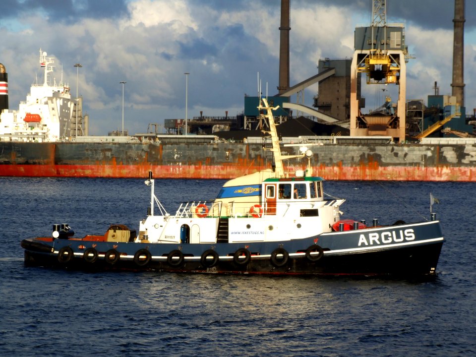 Argus IMO 8980672 in front of locks IJmuiden, Holland 09Dec2006 photo-3