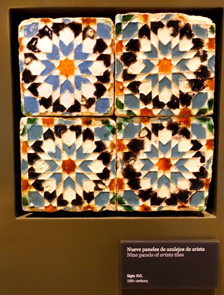 Arista tiles, 16th century - Alcázar of Seville, Spain - DSC07336