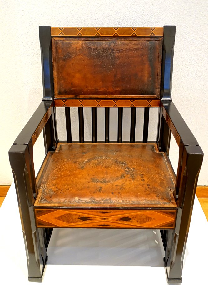 Armchair, Behrens House music room, designer Peter Behrens, Hofmobelfabrik L. J. Peter, Mannheim, 1900-1901, wood, leather - Museum Künstlerkolonie Darmstadt - Mathildenhöhe - Darmstadt, Germany - DSC06248
