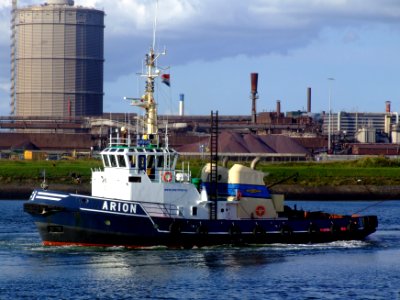 Arion IMO 7528491, callsign PFBZ photo2 in front of locks IJmuiden, Holland 28-Aug-2007