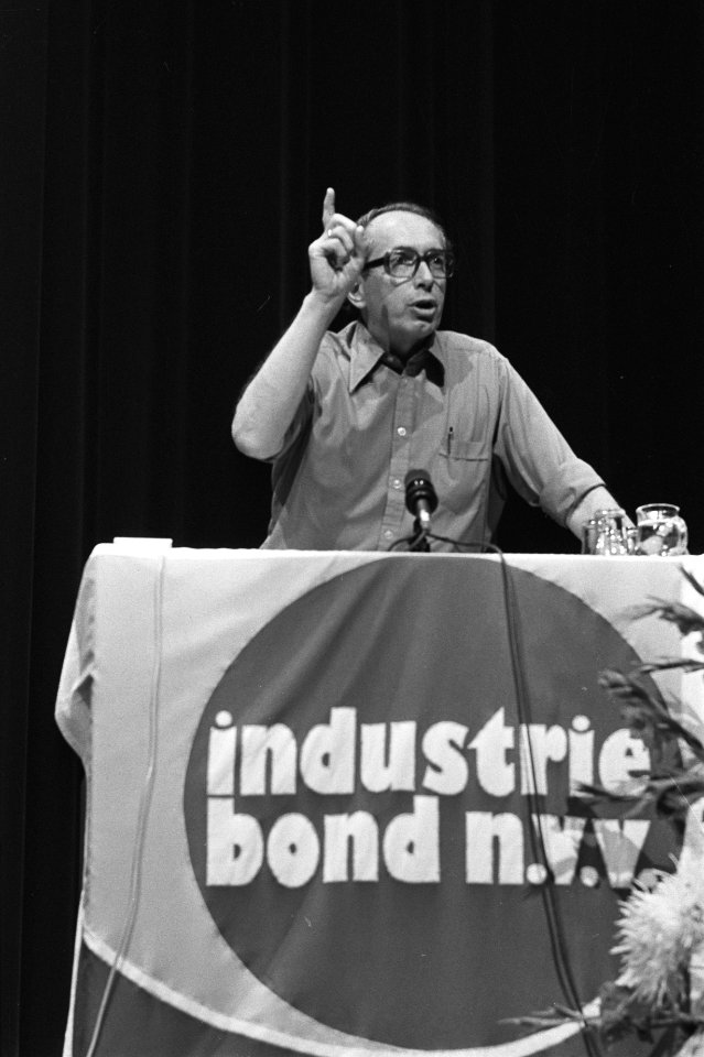 Arie Groenevelt spreekt op driedaagse congres Industriebond NVV, Bestanddeelnr 929-7538