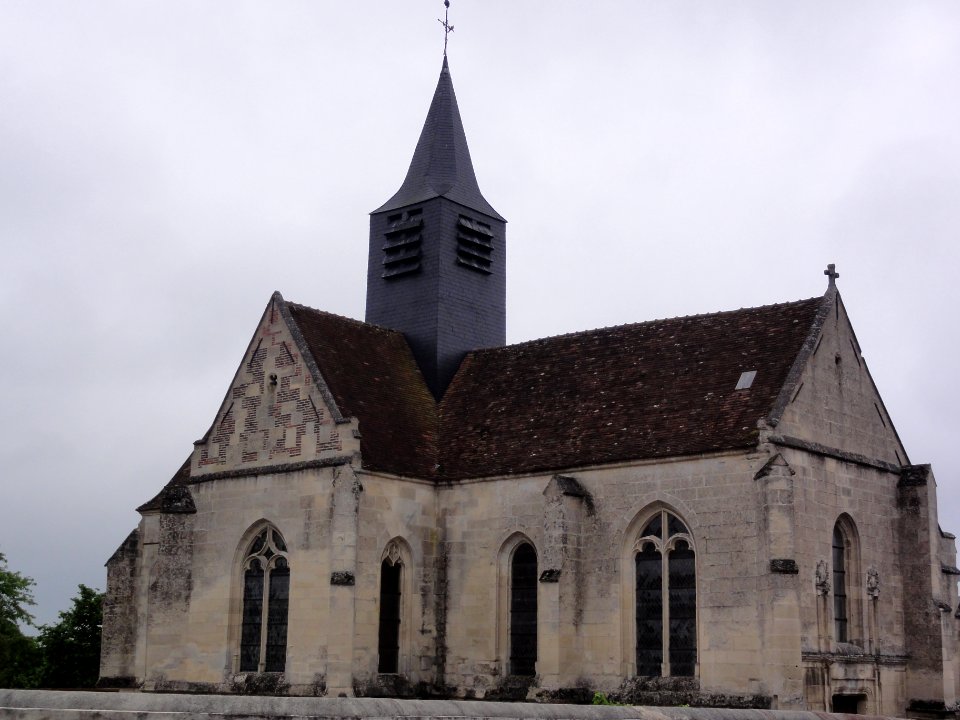 Armancourt (Oise) Église, extérieur
