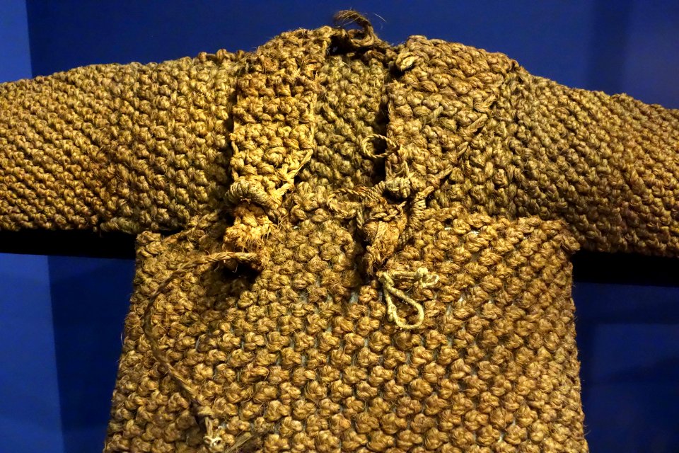Armor, Gilbert Islands, mid 19th century, view 2, coconut fiber - Glenbow Museum - DSC00758