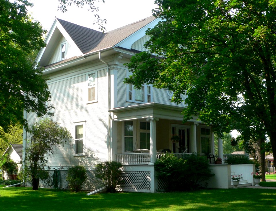 Armour, South Dakota, 921 Main St from SE 1