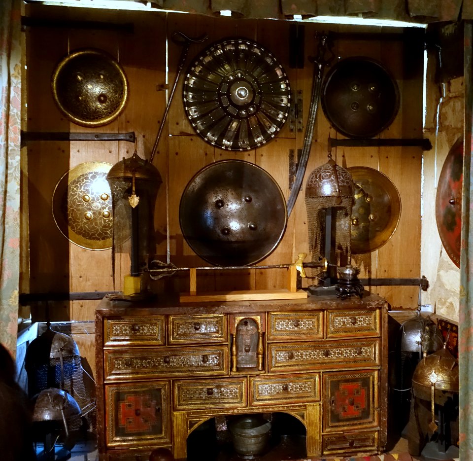 Arms and armor - Snowshill Manor - Gloucestershire, England - DSC09592
