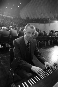 AR-congres in Rotterdam (zie ook 281752-53) Opdracht AR kamerlid Joop Bakker, Bestanddeelnr 928-1774