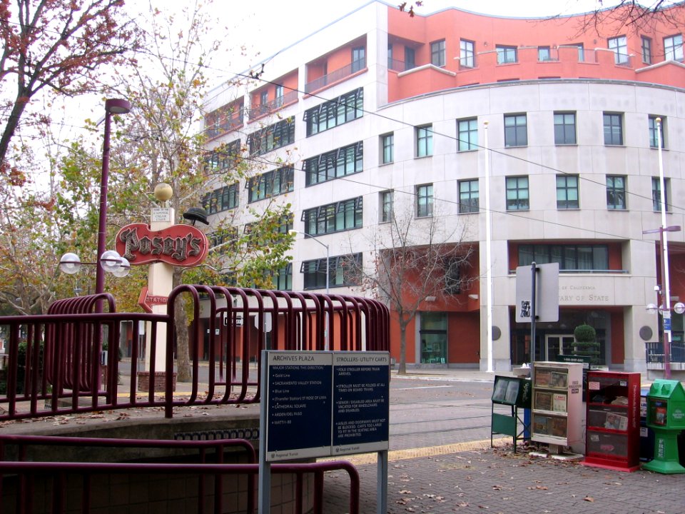 Archives Plaza 3965 01