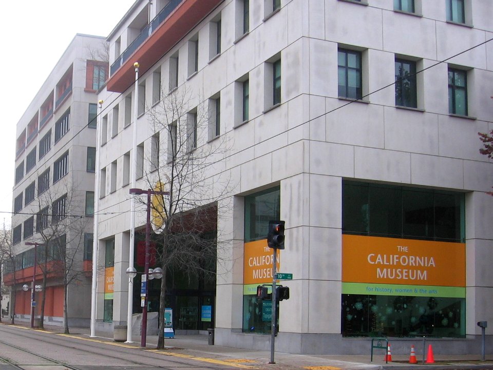 Archives Plaza & Cal Museum 3a964 (cropped)