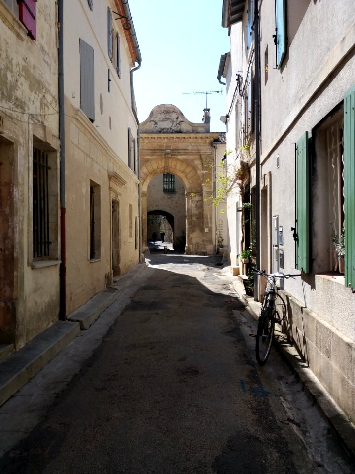 Arles - Rue du Grand Couvent, côté sud