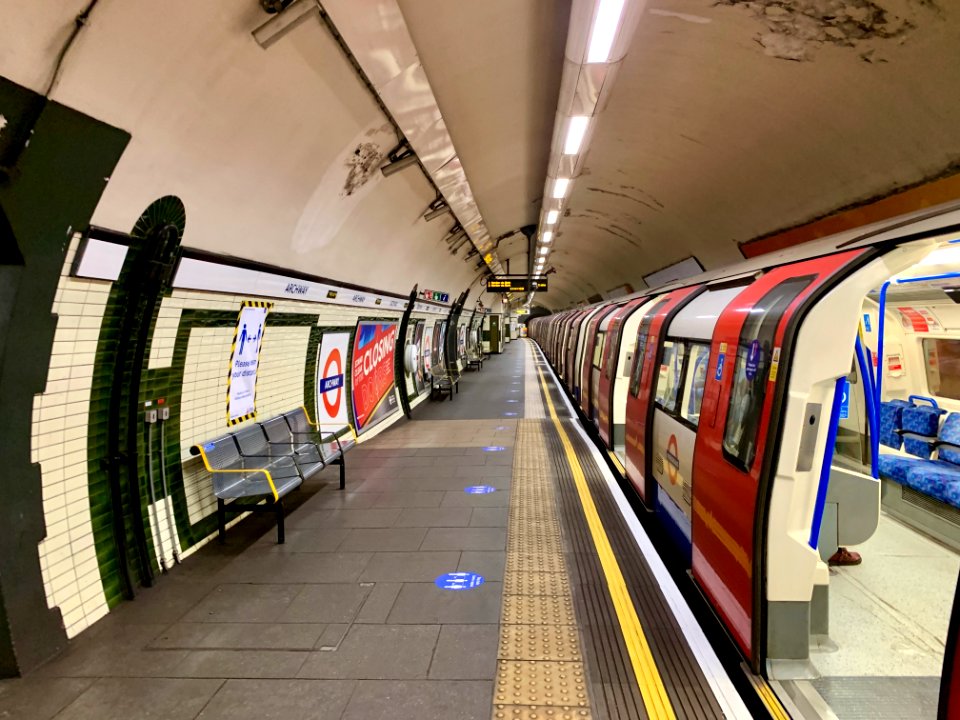Archway Station Platform 2