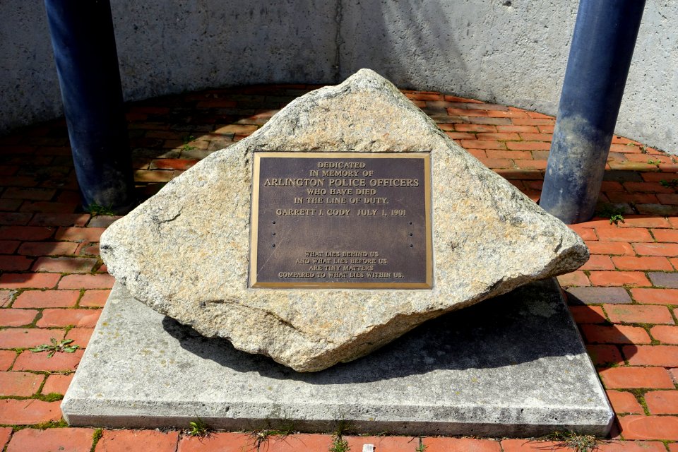 Arlington Police Officer memorial - Arlington, MA - DSC00912