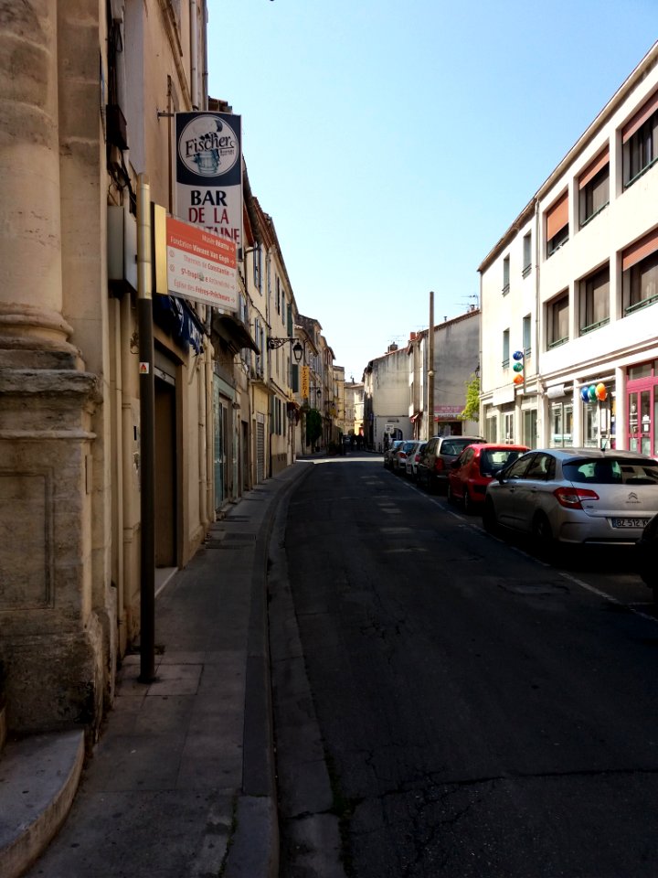 Arles - Rue Amédée Pichot, depuis la rue de la Cavalerie