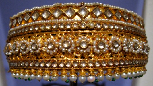 Arm band (bazu), India, Gujarat, 19th century, gold, pearls and uncut diamonds, Honolulu Museum of Art photo