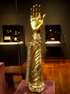Arm Reliquary of the Apostles, about 1190 AD, from the Guelph Treasure, German, Lower Saxony, gilt silver, enamel, oak - Cleveland Museum of Art - DSC08519