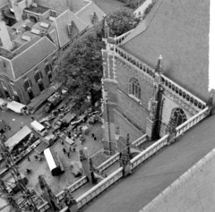 Arnhem omgeving markt St Eusebiuskerk van bovenaf gezien, Bestanddeelnr 916-8945