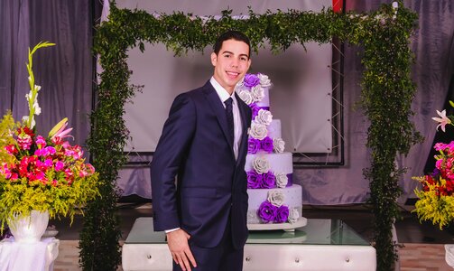 Boyfriend hold on wedding