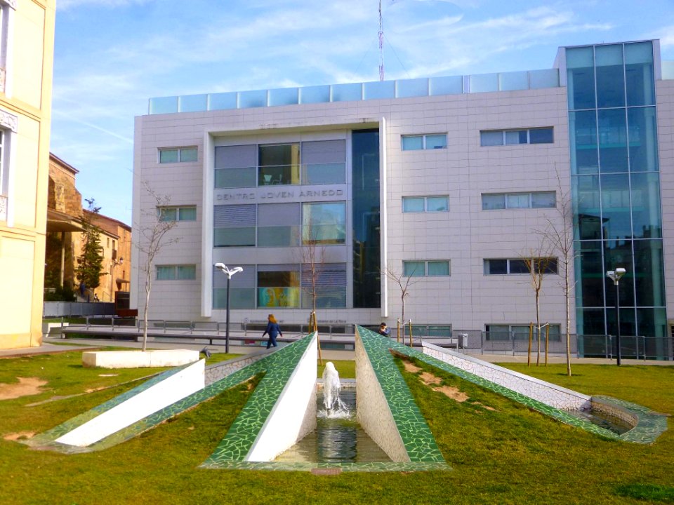 Arnedo - Paseo de la Constitución y Centro Joven Arnedo