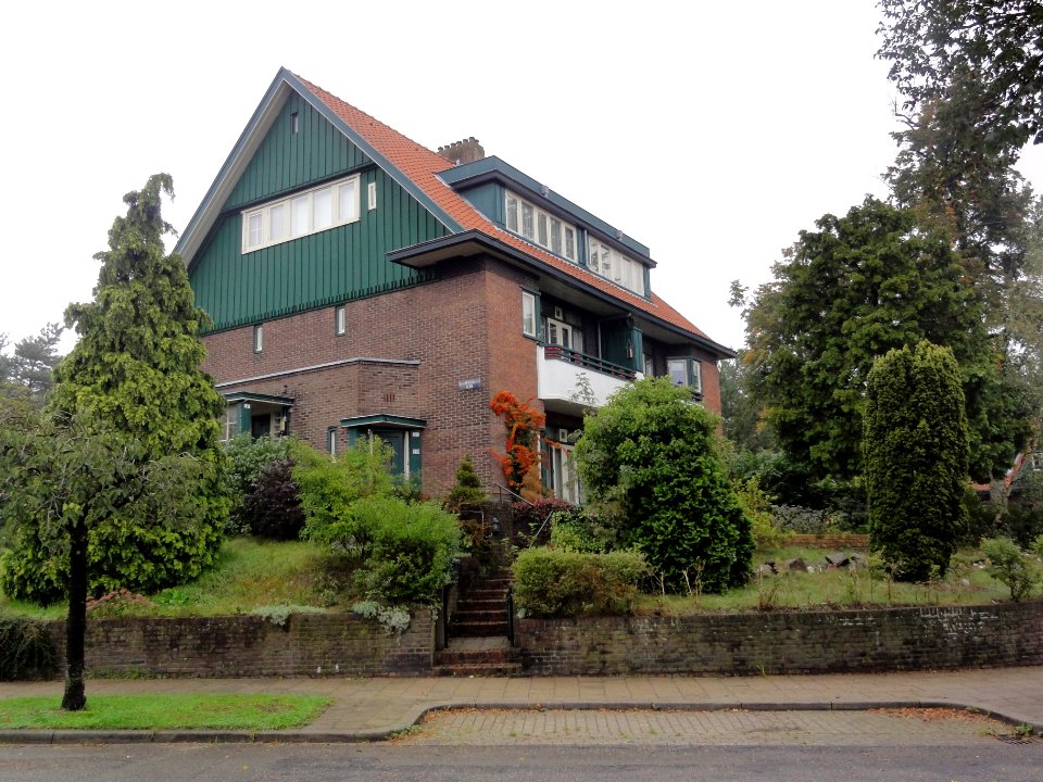 Arnhem Rijksmonument 516763 Goeman Borgesiusplein 2,4